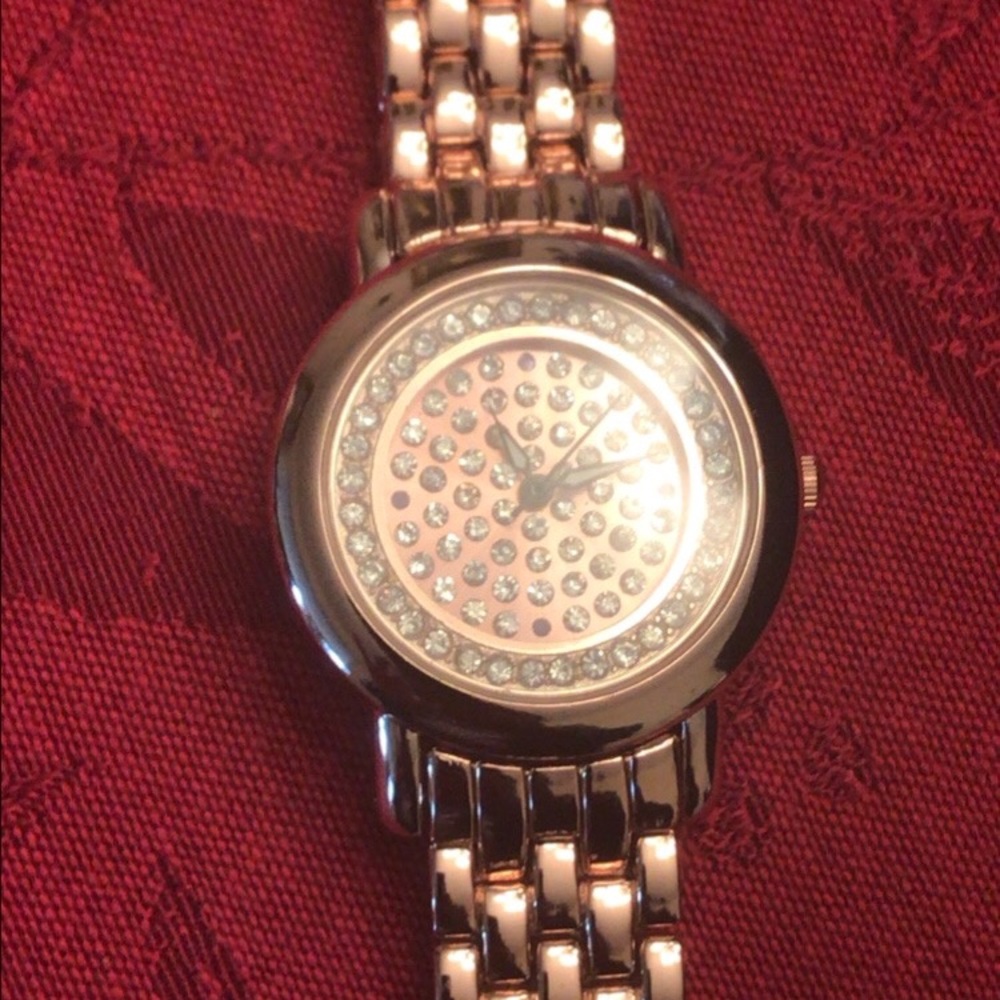 Bold Rose Tone Wrist Watch for Women.